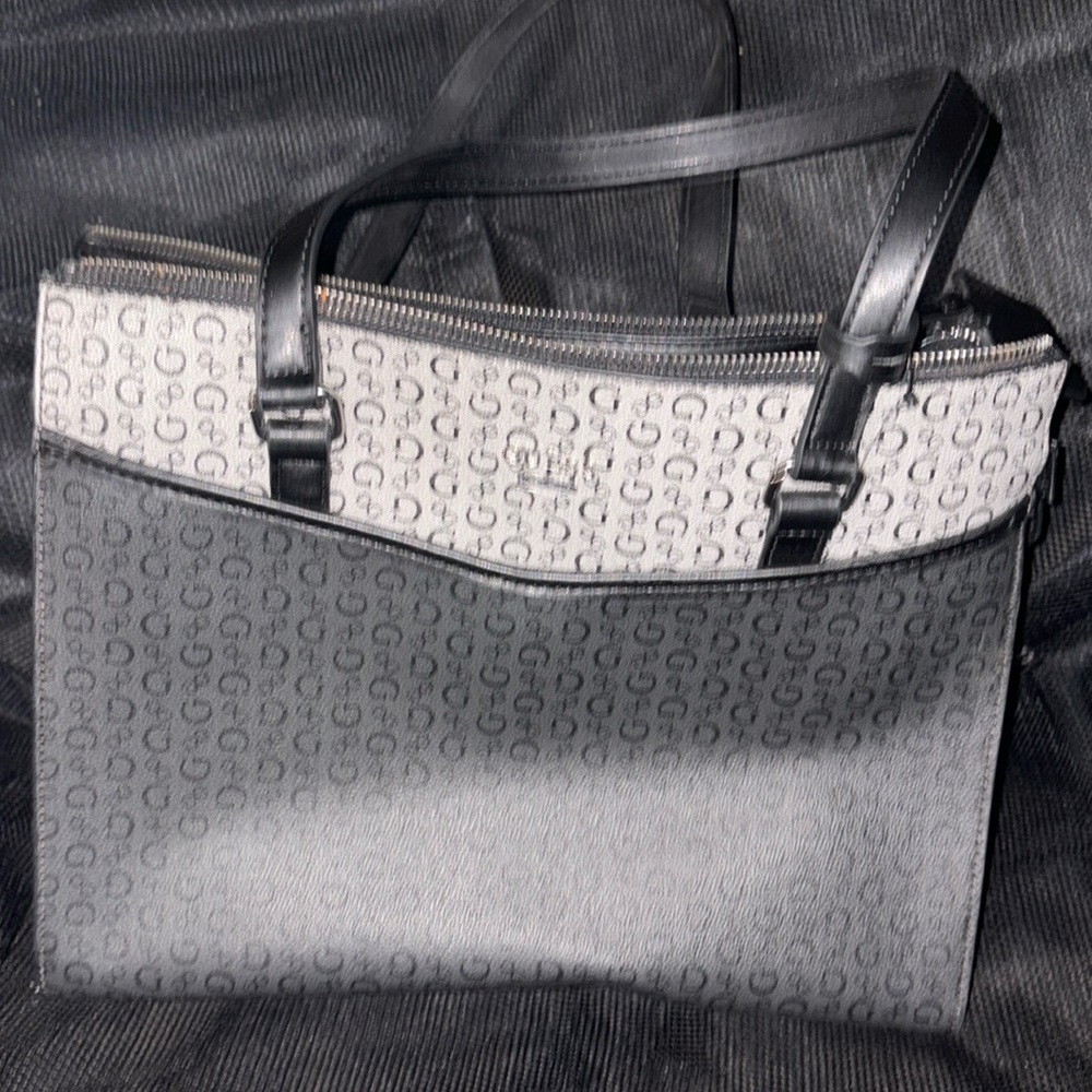 !! Guess New Purse !!